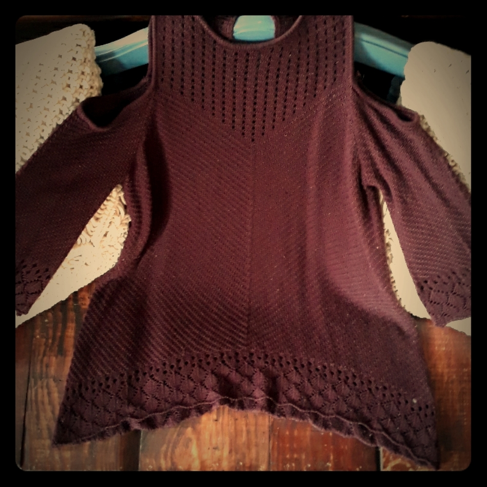 Open sleeve sweater